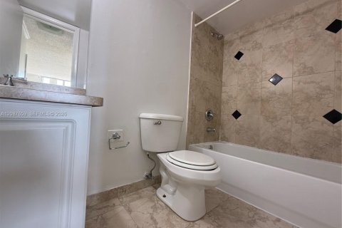 Condominio en venta en Miami, Florida, 2 dormitorios, 101.17 m2 № 2359521 - foto 11