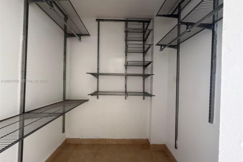 Condominio en venta en Miami, Florida, 2 dormitorios, 101.17 m2 № 2359521 - foto 12