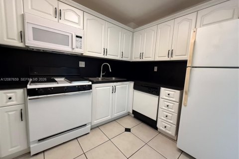 Condominio en venta en Miami, Florida, 2 dormitorios, 101.17 m2 № 2359521 - foto 10