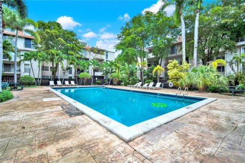Condo in Pinecrest, Florida, 1 bedroom  № 1820213 - photo 6
