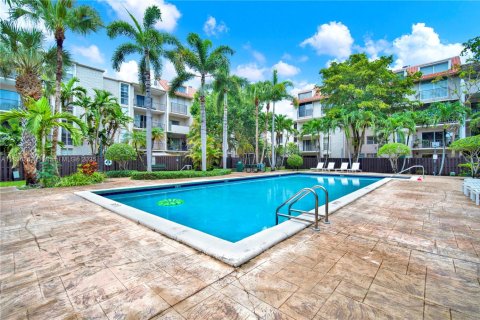 Condo in Pinecrest, Florida, 1 bedroom  № 1820213 - photo 8