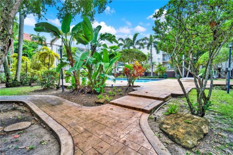 Condo in Pinecrest, Florida, 1 bedroom  № 1820213 - photo 7