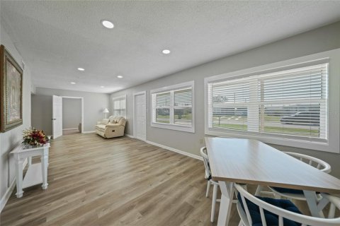 House in Port Charlotte, Florida 3 bedrooms, 140.56 sq.m. № 1894576 - photo 5