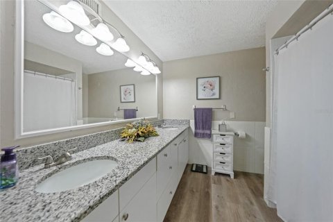 House in Port Charlotte, Florida 3 bedrooms, 140.56 sq.m. № 1894576 - photo 13