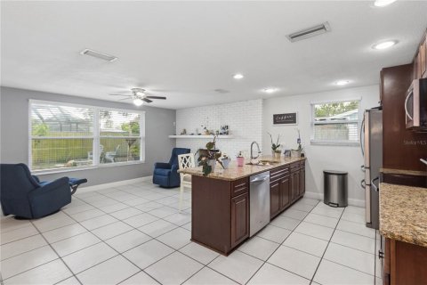 Купить виллу или дом в Порт-Ричи, Флорида 10 комнат, 156.45м2, № 2167685 - фото 12