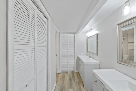 Купить кондоминиум в Палм-Харбор, Флорида 4 комнаты, 141.21м2, № 1569674 - фото 29