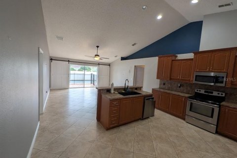 Villa ou maison à vendre à Kissimmee, Floride: 3 chambres, 169.55 m2 № 2237334 - photo 13
