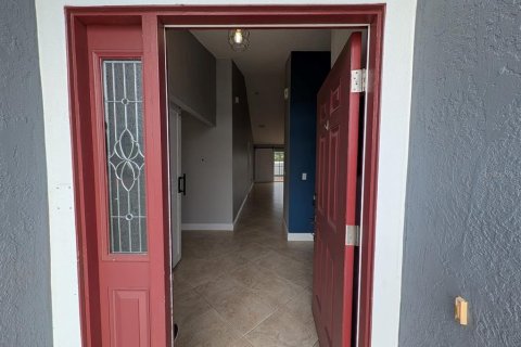 Villa ou maison à vendre à Kissimmee, Floride: 3 chambres, 169.55 m2 № 2237334 - photo 3