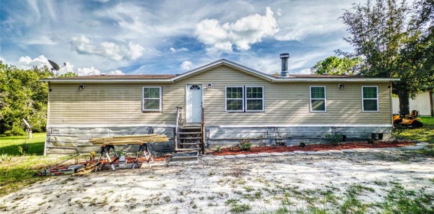 House in Dunnellon, Florida 4 bedrooms, 140.47 sq.m. № 1868966