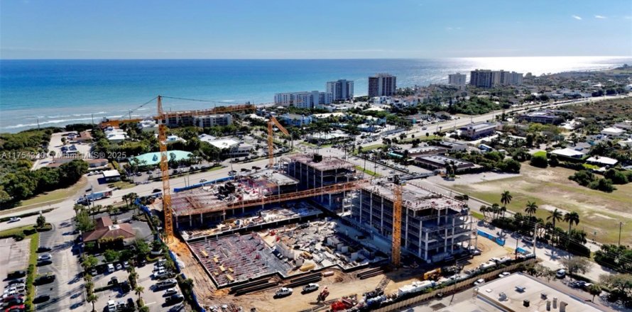 Condo in Juno Beach, Florida, 2 bedrooms  № 1730194
