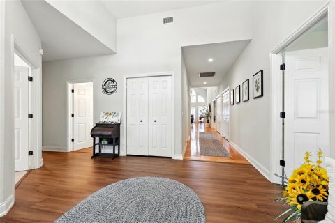 House in East Palatka, Florida 4 bedrooms, 358.14 sq.m. № 1829594 - photo 4