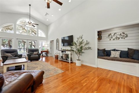 House in East Palatka, Florida 4 bedrooms, 358.14 sq.m. № 1829594 - photo 5