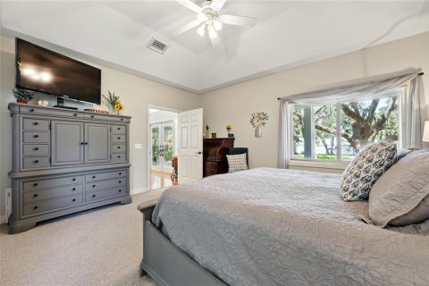 House in East Palatka, Florida 4 bedrooms, 358.14 sq.m. № 1829594 - photo 18