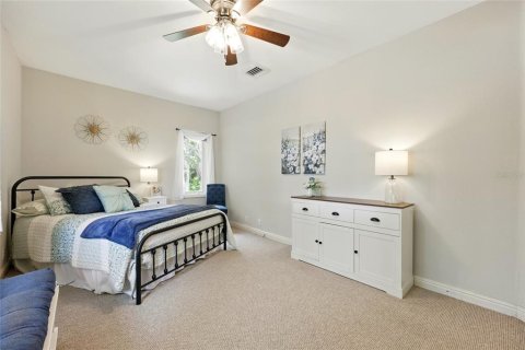 House in East Palatka, Florida 4 bedrooms, 358.14 sq.m. № 1829594 - photo 25
