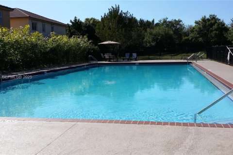 Touwnhouse à louer à Homestead, Floride: 3 chambres, 132.66 m2 № 1990518 - photo 16