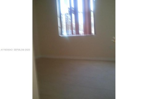 Touwnhouse à louer à Homestead, Floride: 3 chambres, 132.66 m2 № 1990518 - photo 7