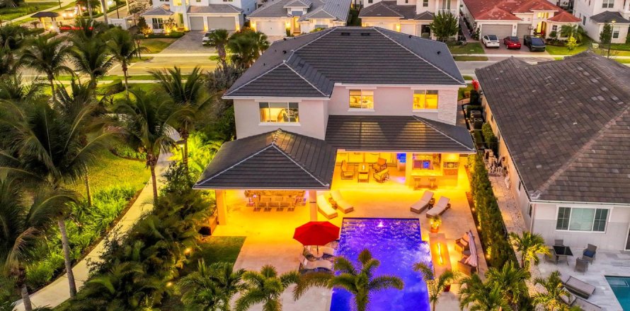 House in Palm Beach Gardens, Florida 5 bedrooms, 391.12 sq.m. № 2147128