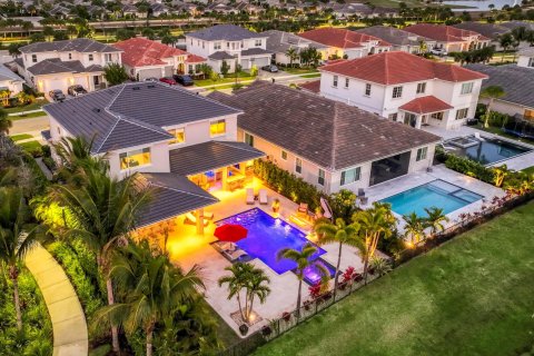 House in Palm Beach Gardens, Florida 5 bedrooms, 391.12 sq.m. № 2147128 - photo 7