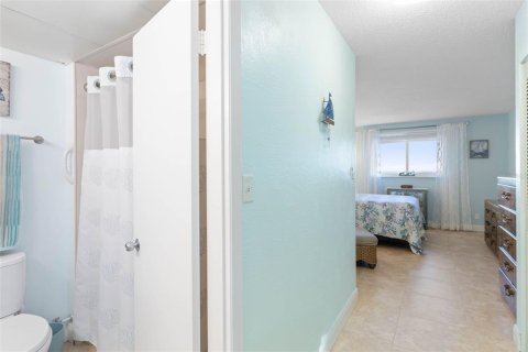 Condo in Ormond Beach, Florida, 2 bedrooms  № 1784609 - photo 14