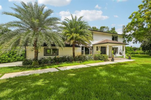Villa ou maison à vendre à Southwest Ranches, Floride: 4 chambres, 305.83 m2 № 2400588 - photo 7