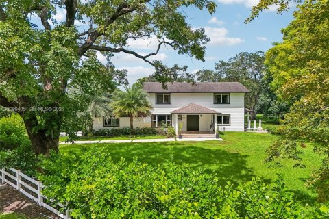 Villa ou maison à vendre à Southwest Ranches, Floride: 4 chambres, 305.83 m2 № 2400588 - photo 4