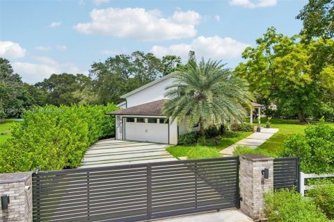 Villa ou maison à vendre à Southwest Ranches, Floride: 4 chambres, 305.83 m2 № 2400588 - photo 5
