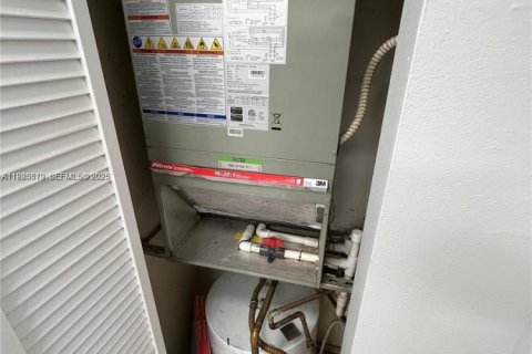 Condo in Hialeah, Florida, 1 bedroom  № 1984030 - photo 23