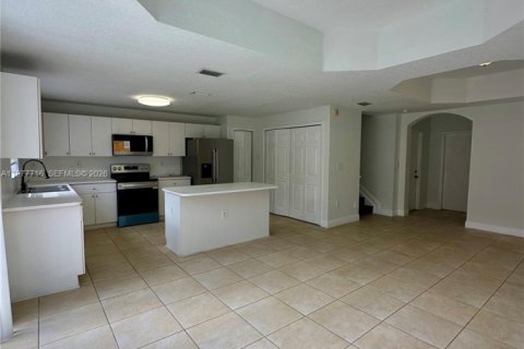 Townhouse in Miami, Florida 3 bedrooms, 141.03 sq.m. № 2044448 - photo 3