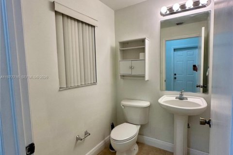 Townhouse in Miami, Florida 3 bedrooms, 141.03 sq.m. № 2044448 - photo 9