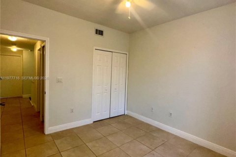 Townhouse in Miami, Florida 3 bedrooms, 141.03 sq.m. № 2044448 - photo 20