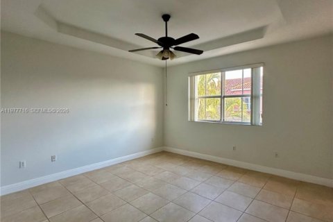 Townhouse in Miami, Florida 3 bedrooms, 141.03 sq.m. № 2044448 - photo 14