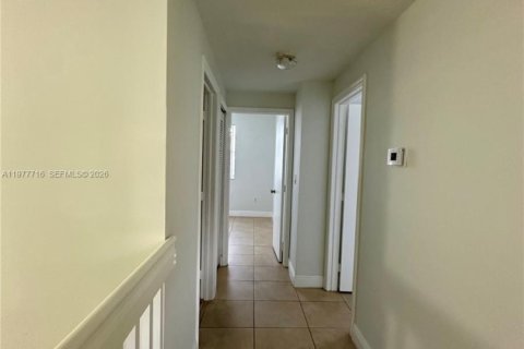 Townhouse in Miami, Florida 3 bedrooms, 141.03 sq.m. № 2044448 - photo 13