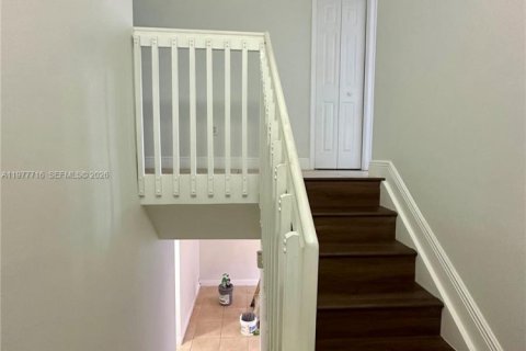 Townhouse in Miami, Florida 3 bedrooms, 141.03 sq.m. № 2044448 - photo 11