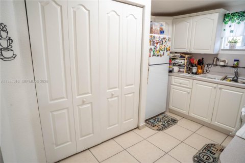 Copropriété à vendre à Hialeah, Floride: 3 chambres, 113.34 m2 № 2253186 - photo 12