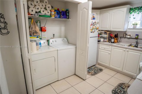 Copropriété à vendre à Hialeah, Floride: 3 chambres, 113.34 m2 № 2253186 - photo 13