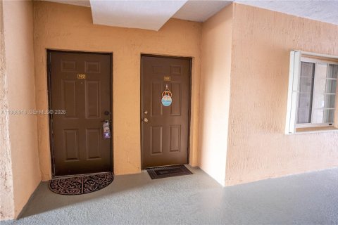 Copropriété à vendre à Hialeah, Floride: 3 chambres, 113.34 m2 № 2253186 - photo 8