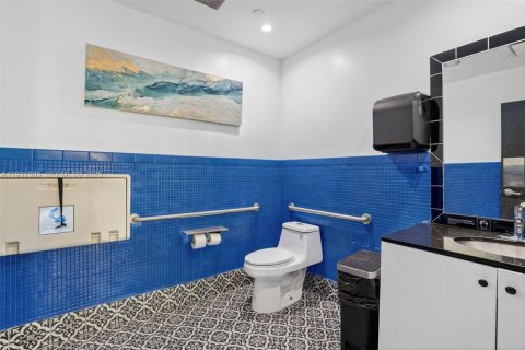 Propiedad comercial en venta en Plantation, Florida № 1991276 - foto 17