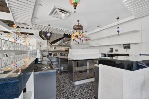 Propiedad comercial en venta en Plantation, Florida № 1991276 - foto 9