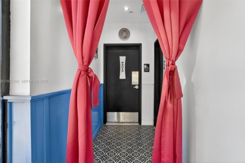 Propiedad comercial en venta en Plantation, Florida № 1991276 - foto 16