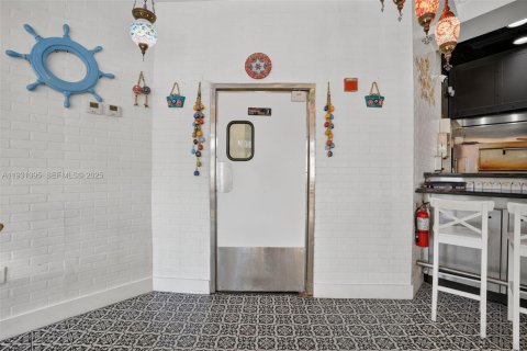 Propiedad comercial en venta en Plantation, Florida № 1991276 - foto 13