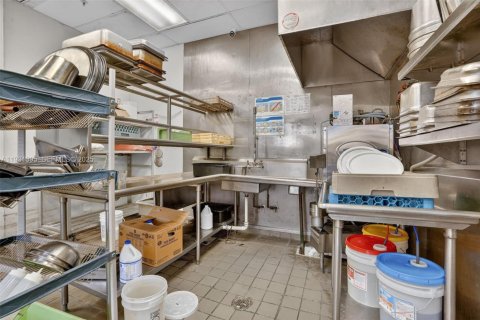 Propiedad comercial en venta en Plantation, Florida № 1991276 - foto 18