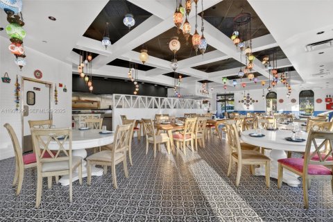 Propiedad comercial en venta en Plantation, Florida № 1991276 - foto 5