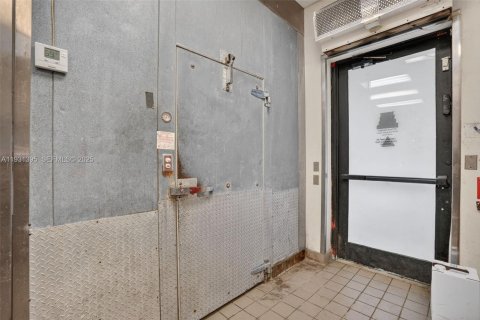 Propiedad comercial en venta en Plantation, Florida № 1991276 - foto 21