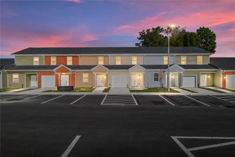 Condo à Gainesville, Floride, 3 chambres № 2138050