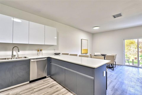 Купить кондоминиум в Гейнсвилл, Флорида 3 комнаты, 110.27м2, № 2138050 - фото 4