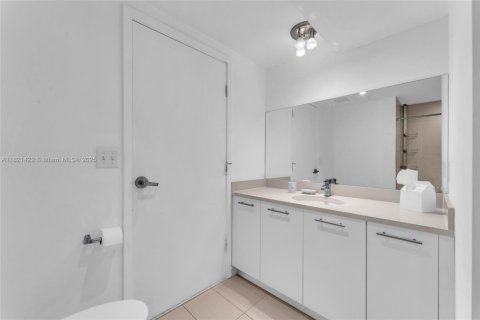 Снять в аренду кондоминиум в Майами, Флорида 2 спальни, 94.76м2, № 1957798 - фото 16