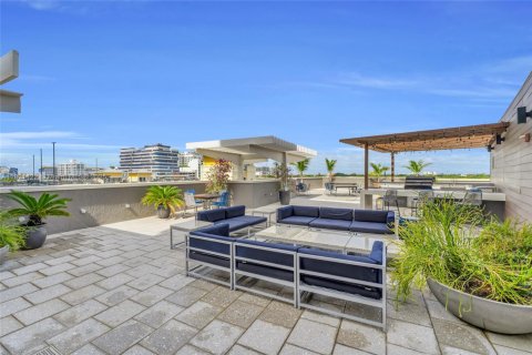 Снять в аренду кондоминиум в Майами, Флорида 2 спальни, 94.76м2, № 1957798 - фото 28