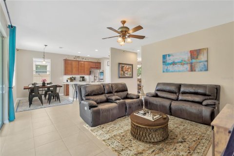 Casa en venta en Trinity, Florida, 4 dormitorios, 232.53 m2 № 1877379 - foto 18