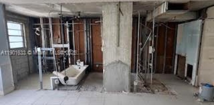 Condominio en Hallandale Beach, Florida, 1 dormitorio  № 1953508