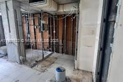 Condominio en venta en Hallandale Beach, Florida, 1 dormitorio, 38.46 m2 № 1953508 - foto 7